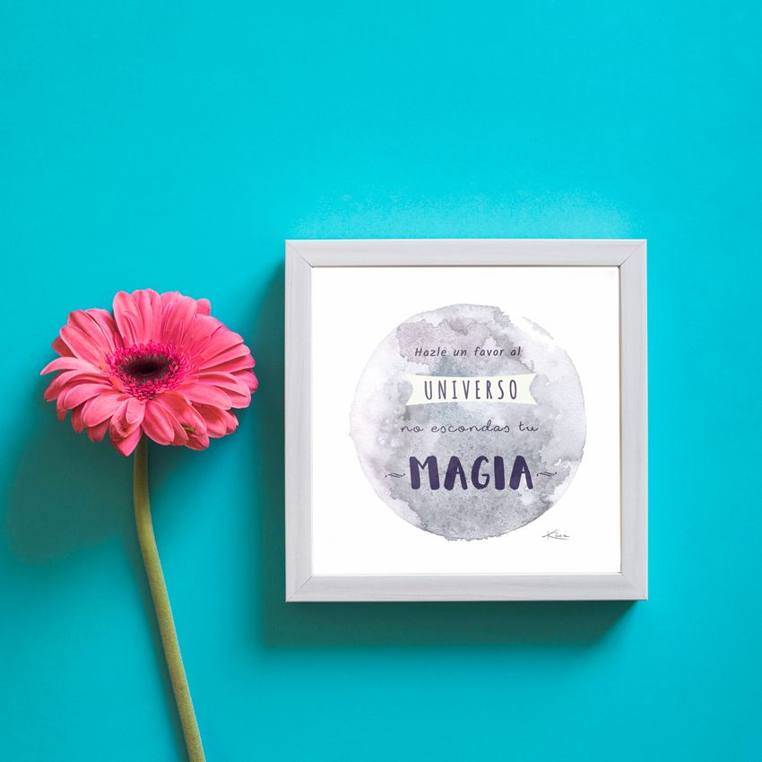 Decoración de interiores con cuadro con ilustración en acuarela con frase inspiradora